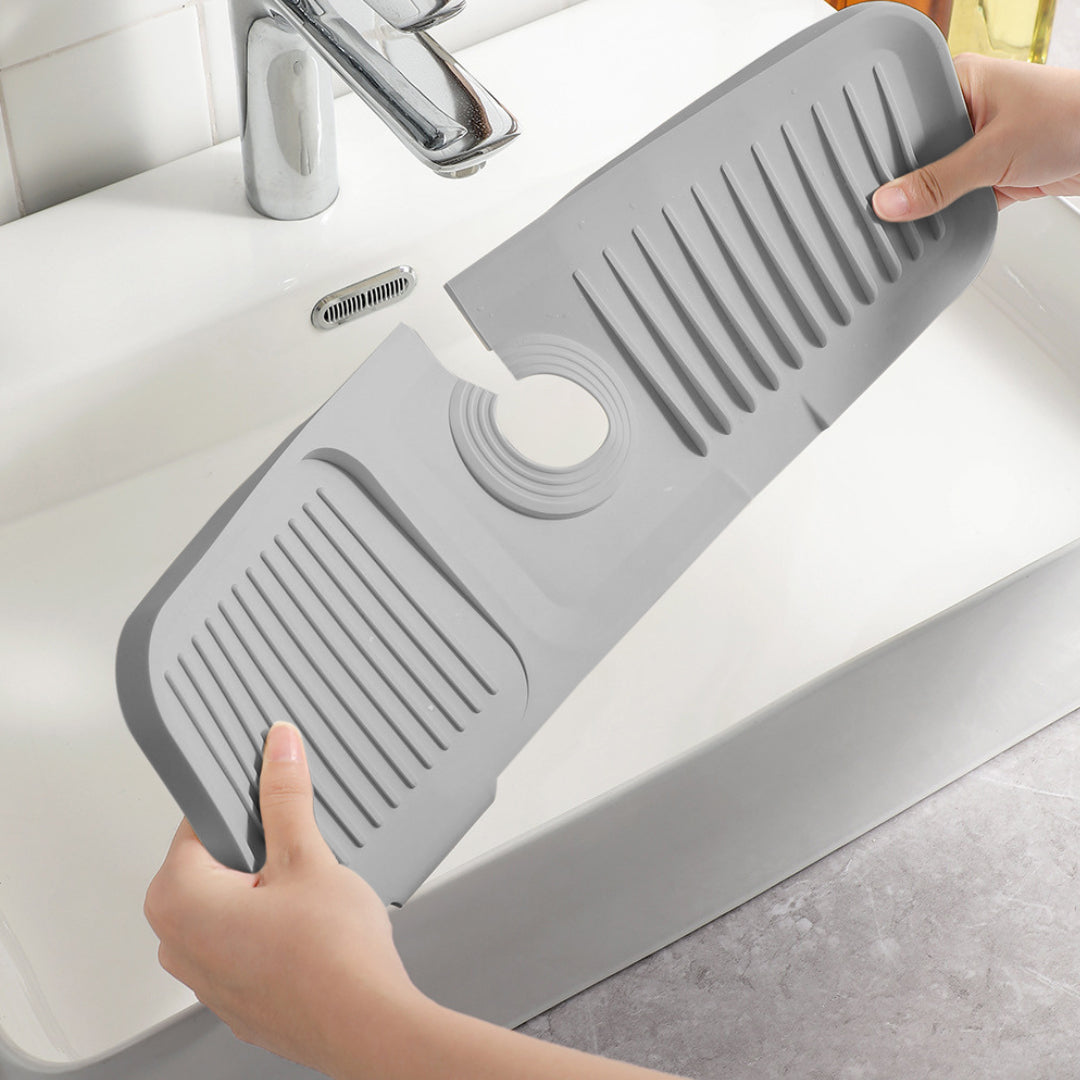 Globetrek° SplashGuard: Kitchen Sink Silicone Water Shield