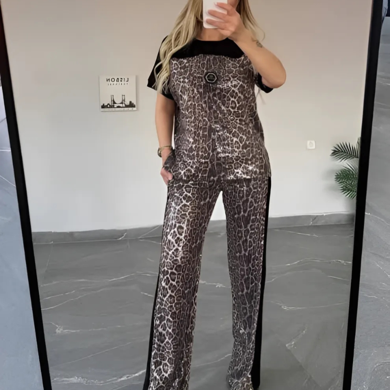 Icone™ LeopardOutfit: All Day Comfort With 2-Piece Leopard Outfit Set