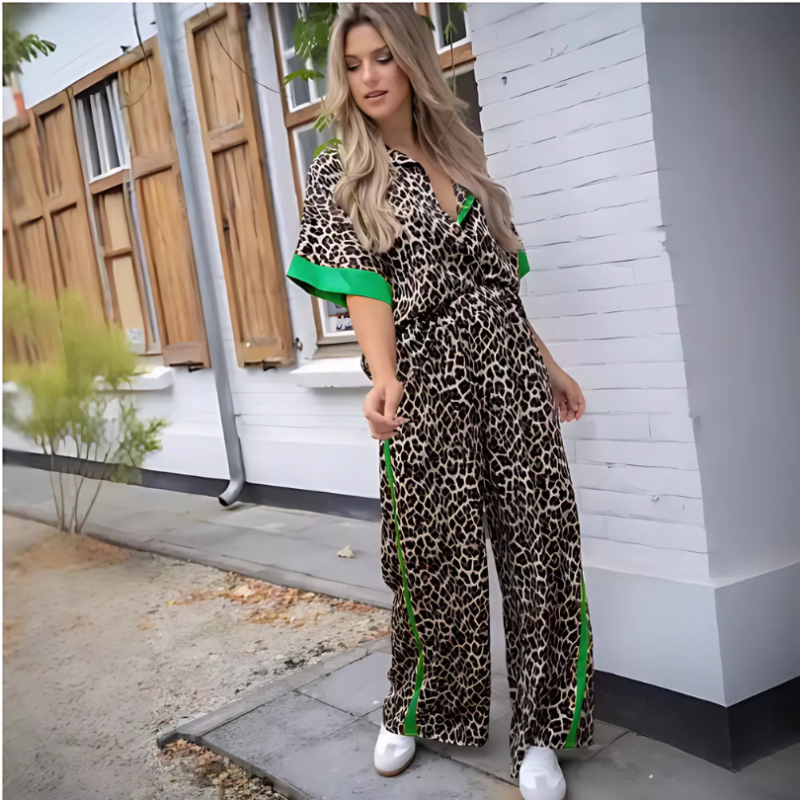 Icone™ LeopardOutfit: All Day Comfort With 2-Piece Leopard Outfit Set